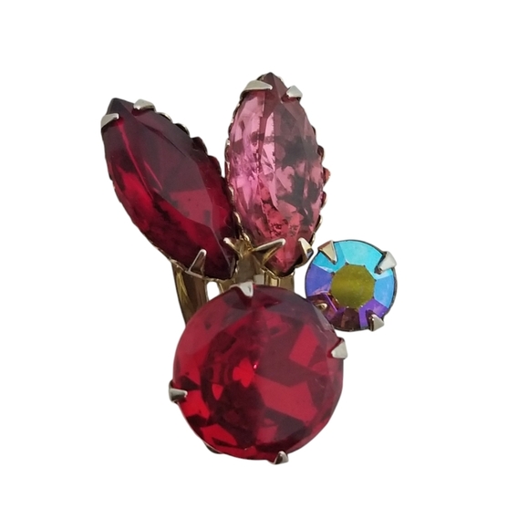VINTAGE PINK, RED & AURORA BOREALIS GLASS RHINESTONE GOLDTONE CLIP ON EARRINGS - Picture 3 of 5